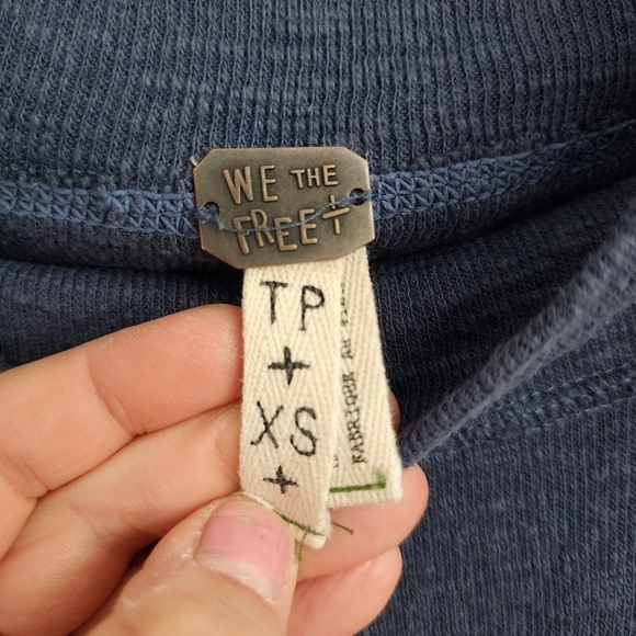 Free People Palisades Slouchy Off Shoulder Thermal Top Dolman Knit Womens XS - Picture 4 of 10